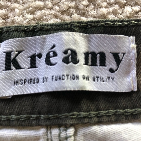 NWT Kréamy Woodland Camo Cargo Jogger Pants Women's Cuffed Ankle Streetwear - Picture 2 of 10